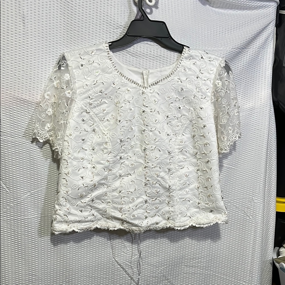 Chic White Cropped Embellished Blouse Short Sleeves